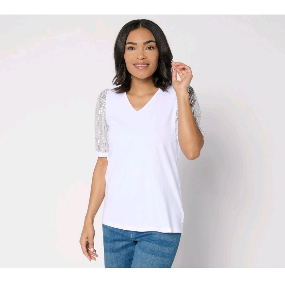 Nwot 1X Belle by Kim Gravel White Top with Silver Sequin Sleeves